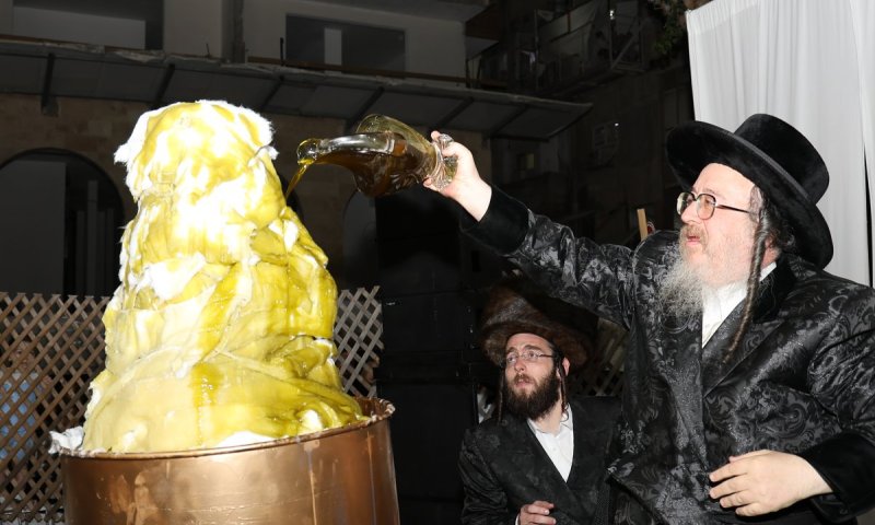 הרבי שפך את השמן מכד של זכוכית: ל"ג בעומר בביאלא ב"ב