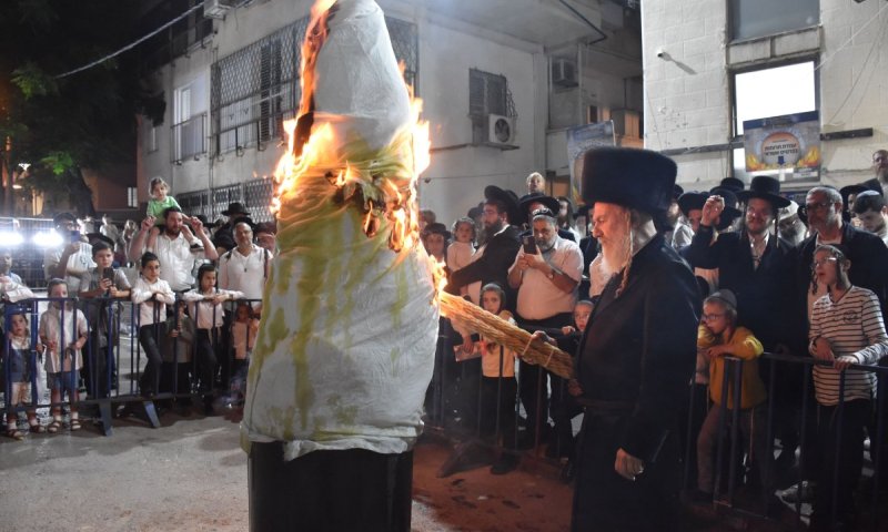 שיעור בזוהר, הדלקה, וחלאק'ס: כך נראה ל"ג בעומר בחצר אשלג