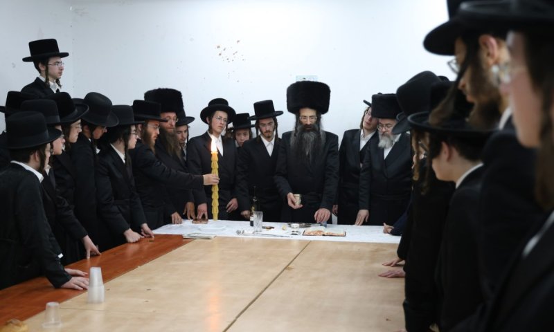 בצילא דרשב"י | האדמו"ר מסטריקוב שבת בצפת כמסורת הרבי זצ"ל