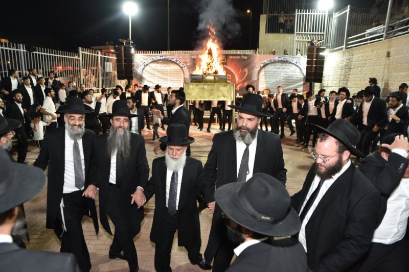 באדיבות המצלם