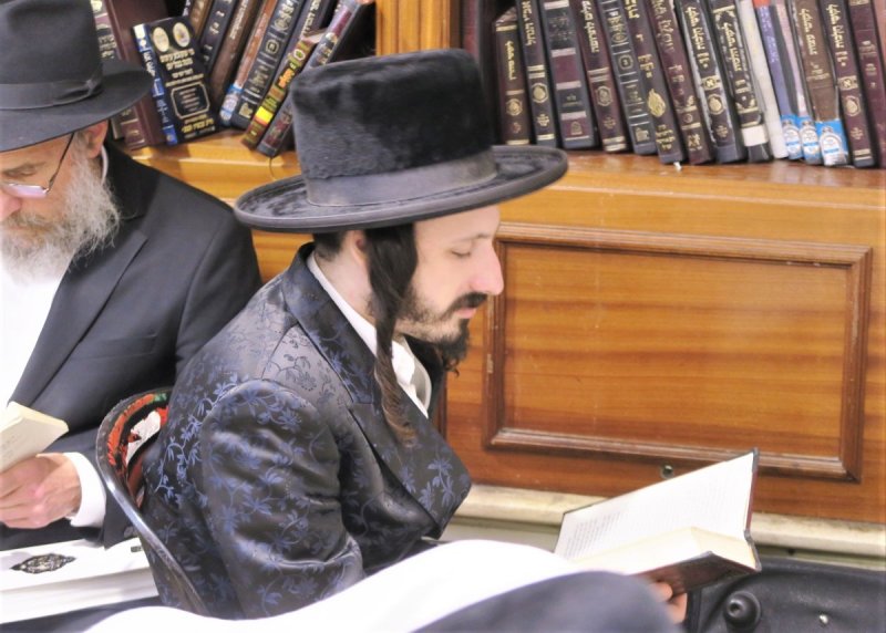 מ. אדלר