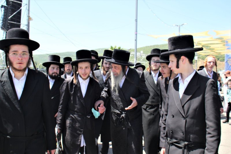 מ. אדלר