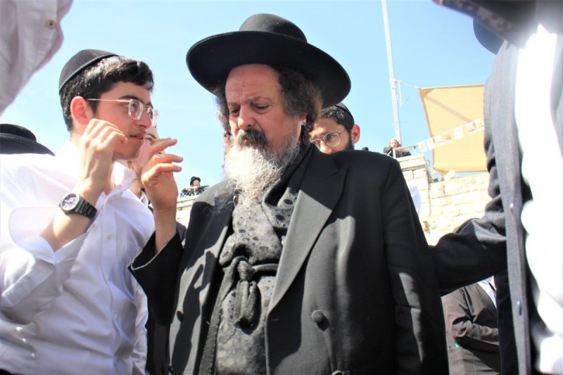 מ. אדלר
