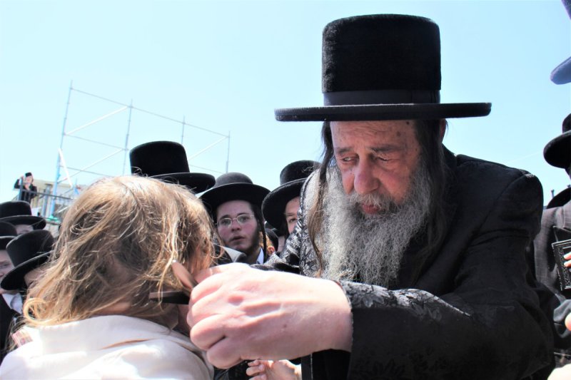 מ. אדלר