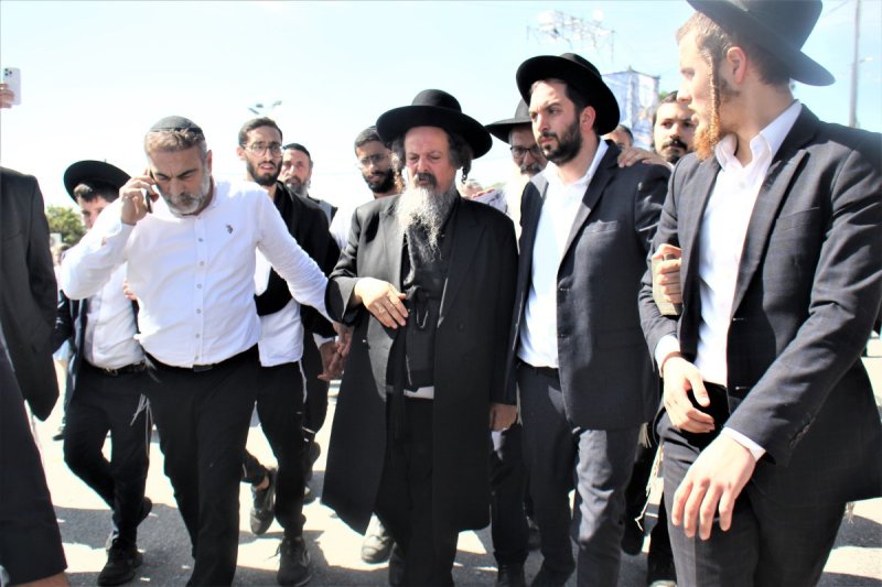 מ. אדלר