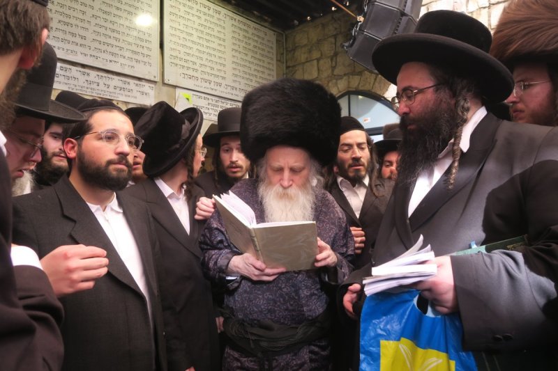 מ. אדלר