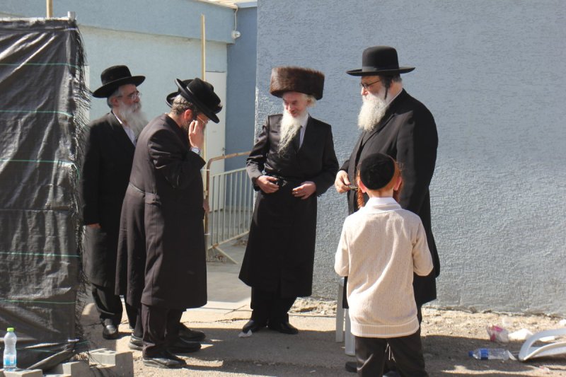 מ. אדלר