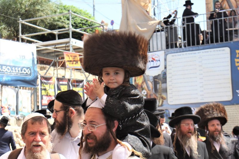 מ. אדלר