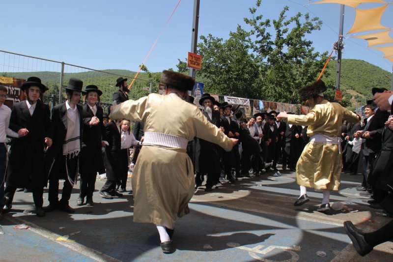 מ. אדלר