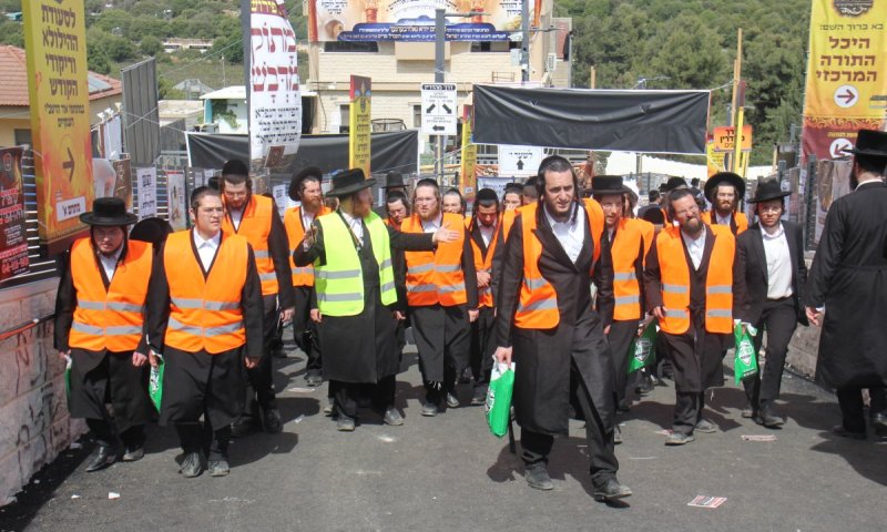 המכוונים בקודש, וההדלקה של הרבי מתולדות אהרן: גלריה ממראות מירון