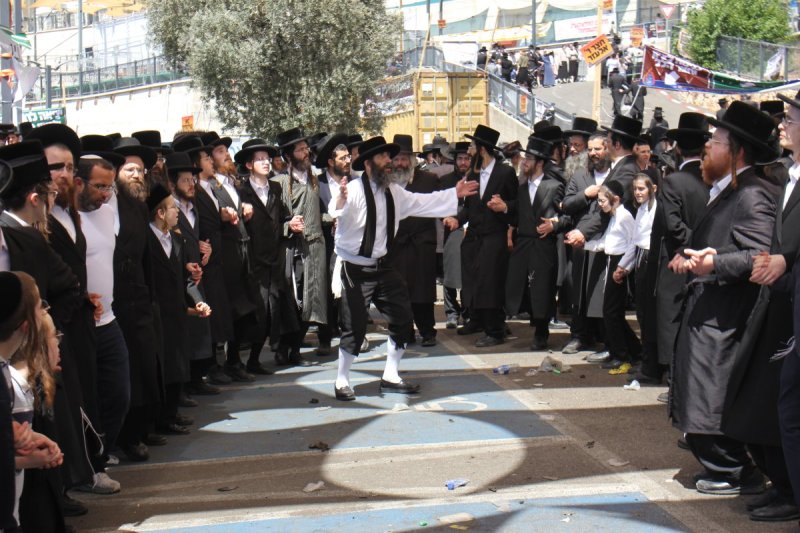 מ. אדלר