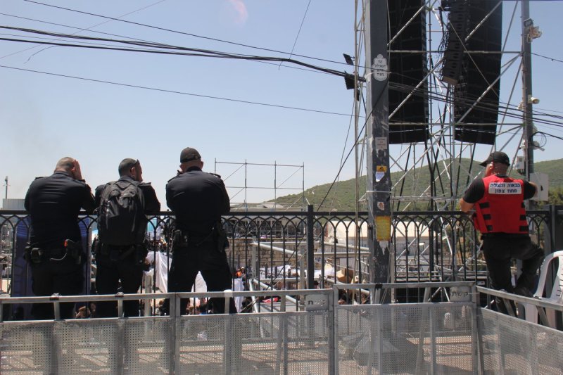 מ. אדלר