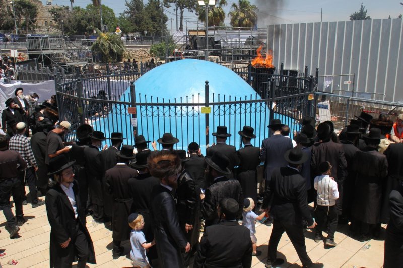 מ. אדלר