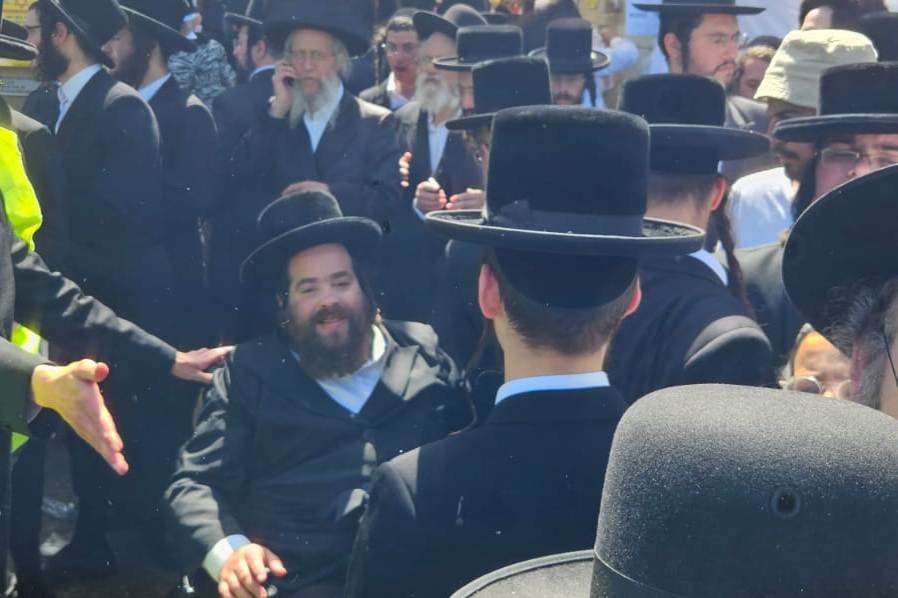 באדיבות המצלם