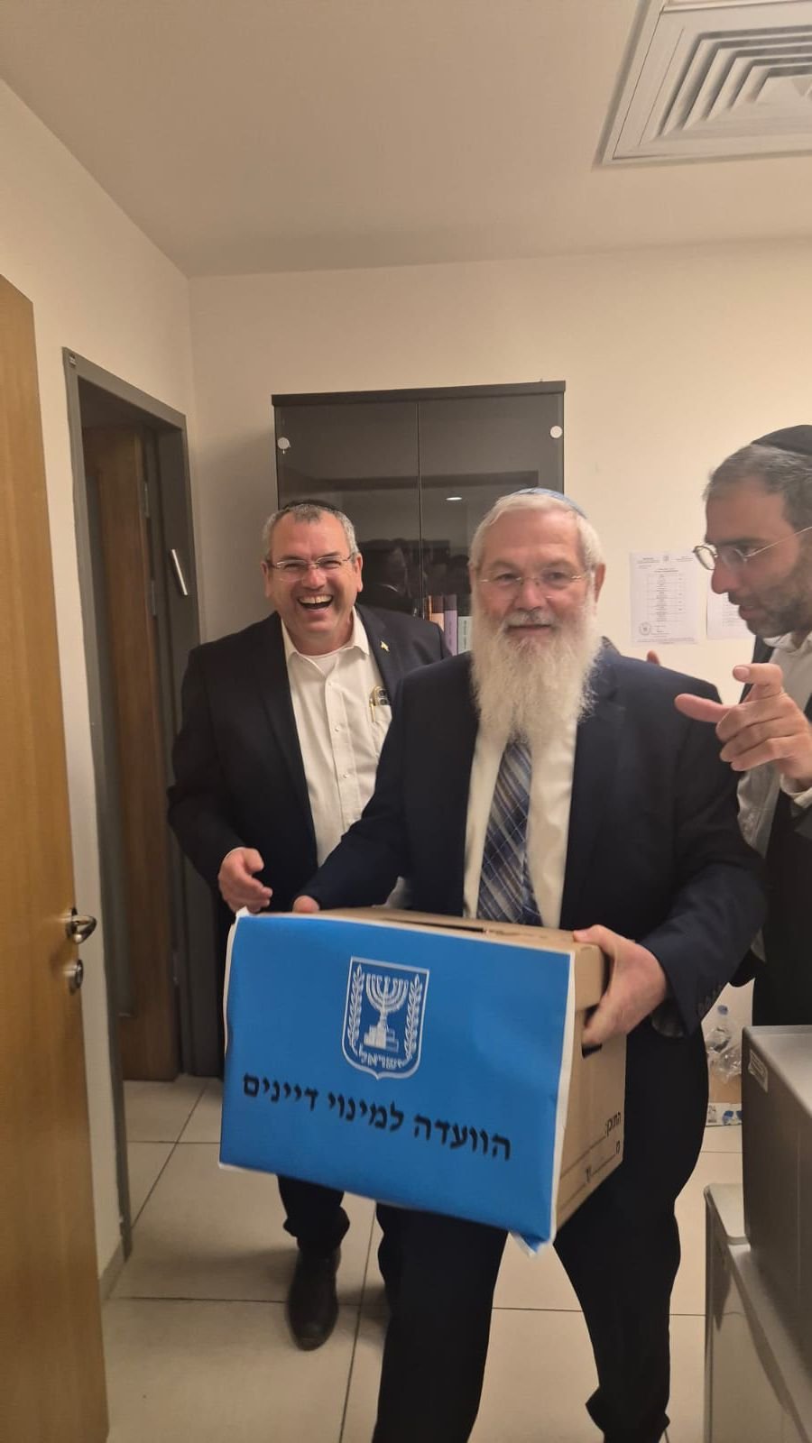 באדיבות המצלם