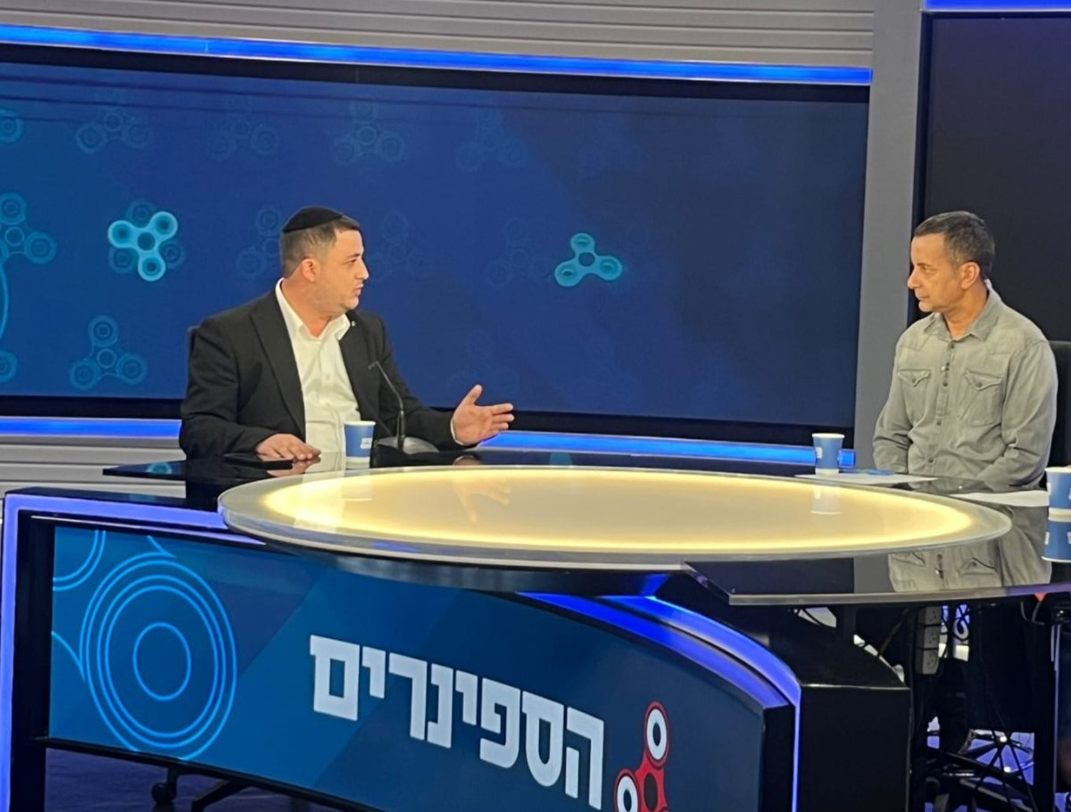 באדיבות המצלם