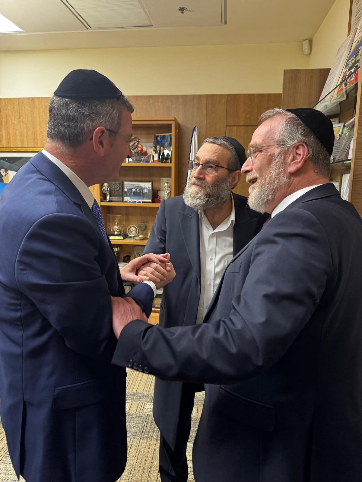 באדיבות המצלם