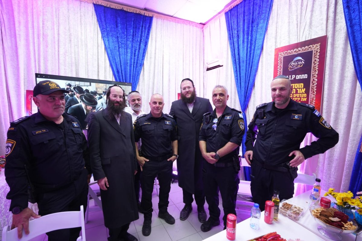 באדיבות המצלם