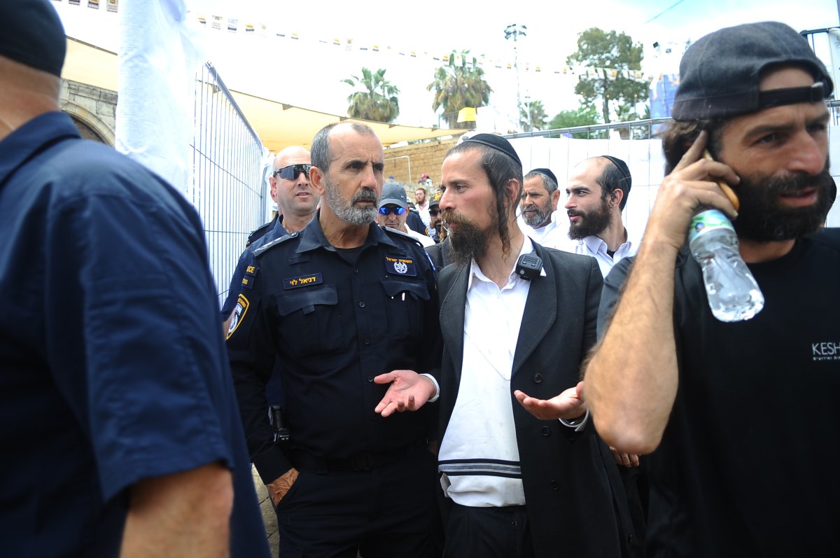באדיבות המצלם