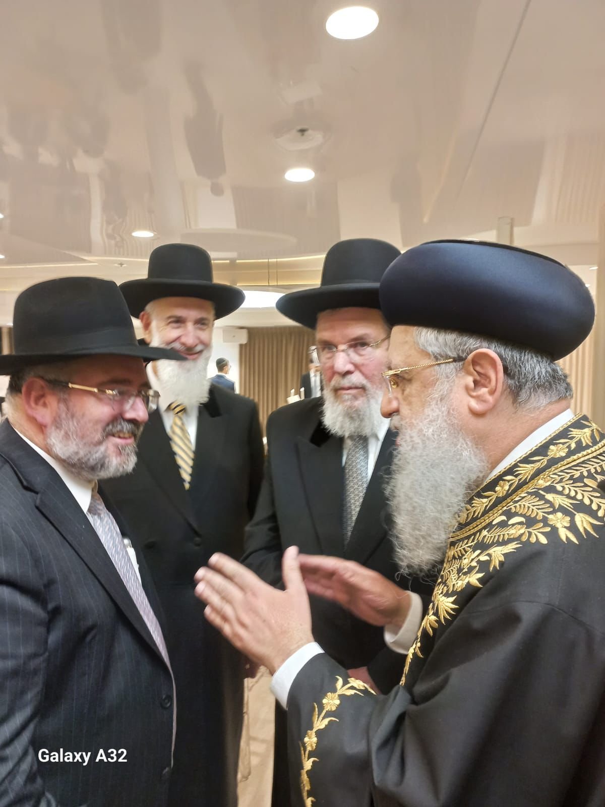 באדיבות המצלם