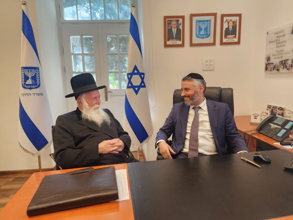 באדיבות המצלם