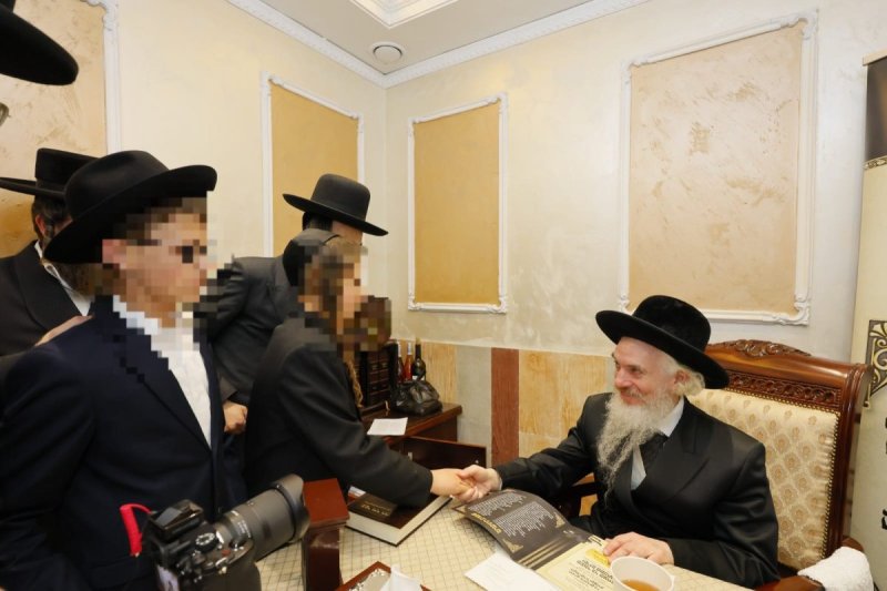 יחצ