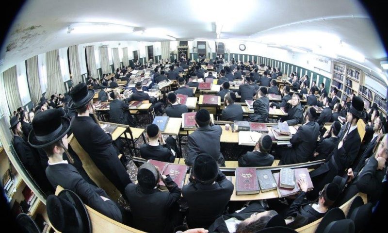 הגדול ה'ליטאי' רה"י הגר"ח פיינשטיין ב'חיי משה' הכלל חסידית