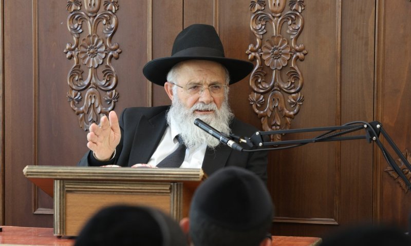 בישיבת 'לבב חכמה' התכנסו הבחורים לשיחה לקראת חג מתן תורה