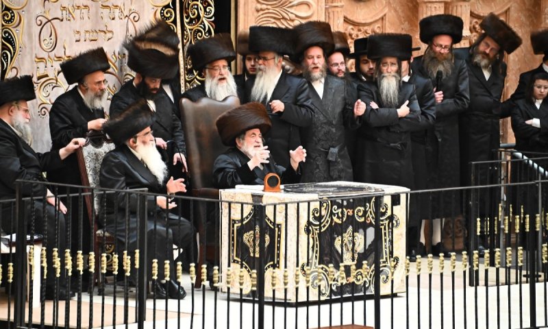 הרבי מויז'ניץ הגיע ממושב 'אורה' לספור את הספירה האחרונה | צפו 