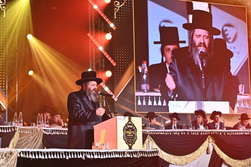 יחצ