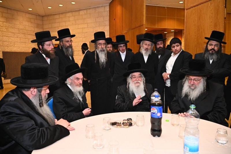 יחצ