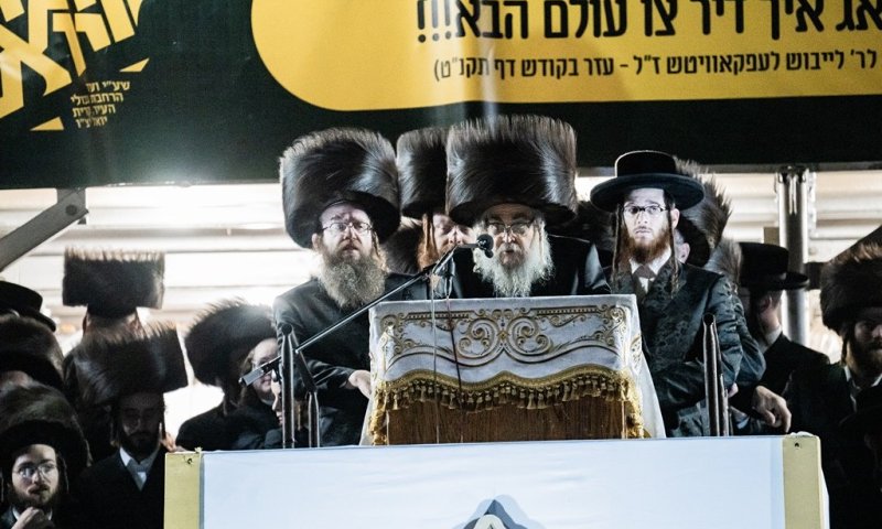 תיעוד ענק ומרהיב מקרית יואל: חג השבועות בחצר חסידות סאטמר