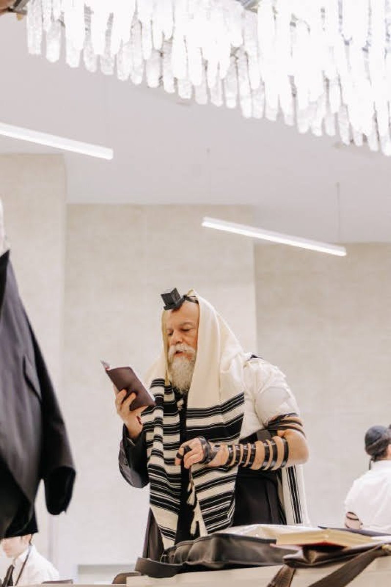 א. געניי