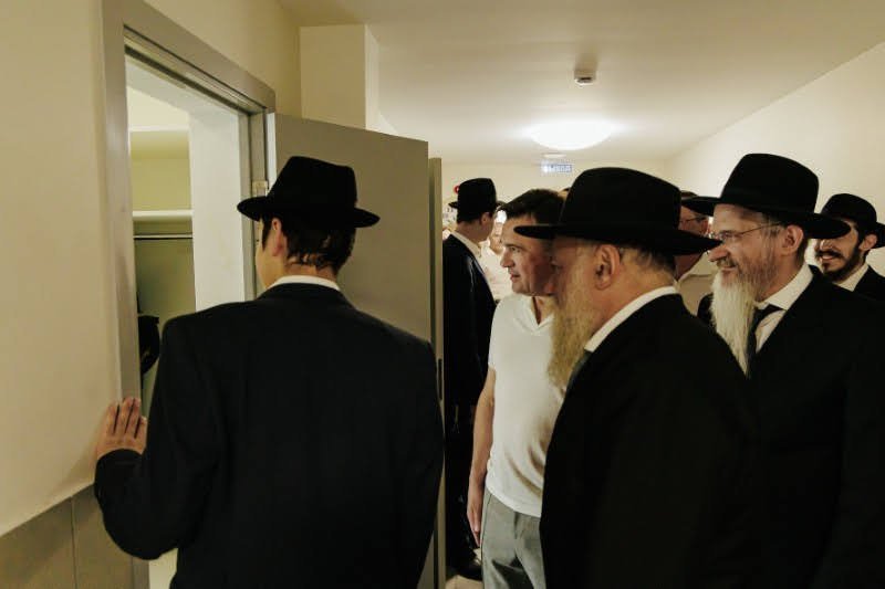 א. געניי