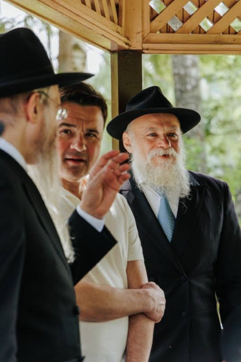א. געניי