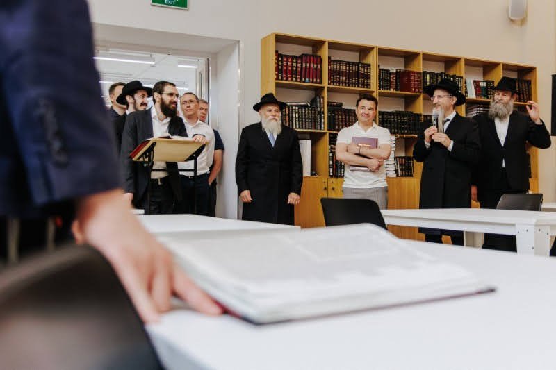 א. געניי