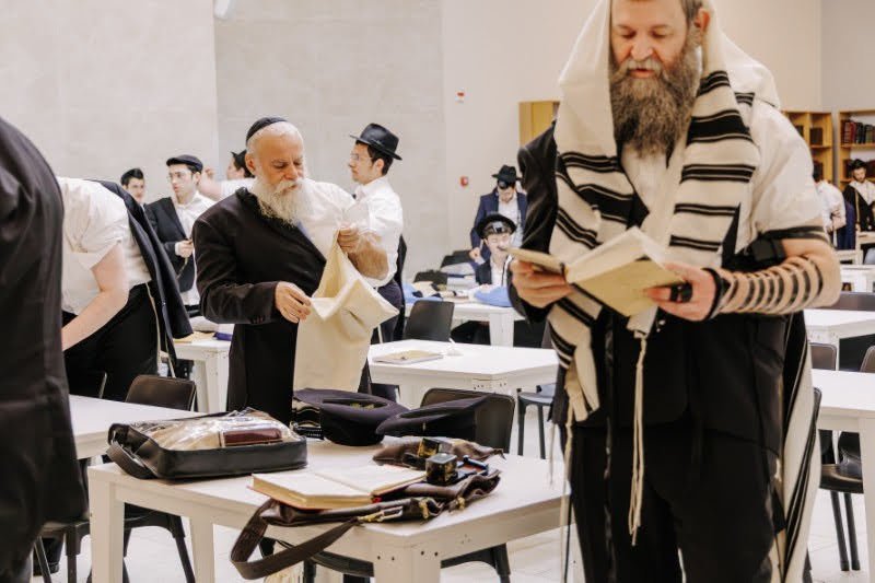 א. געניי