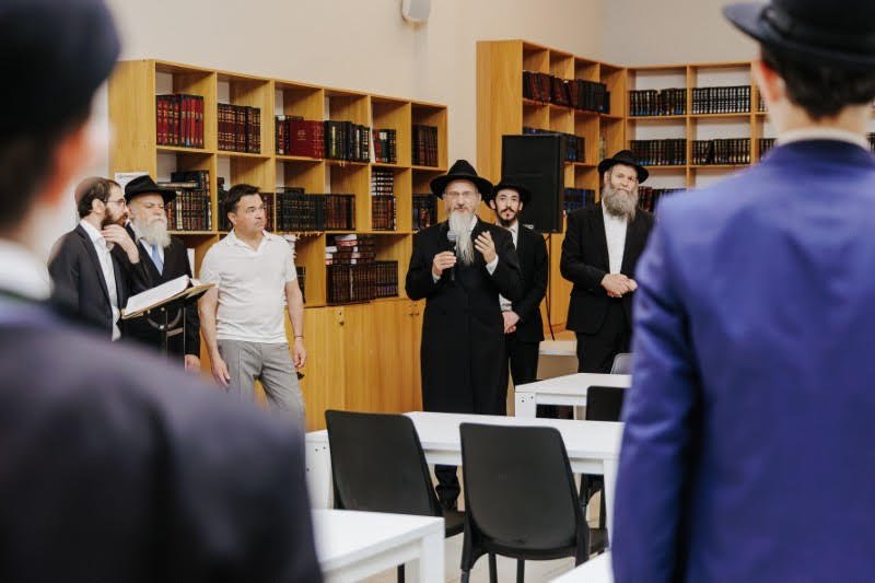 א. געניי