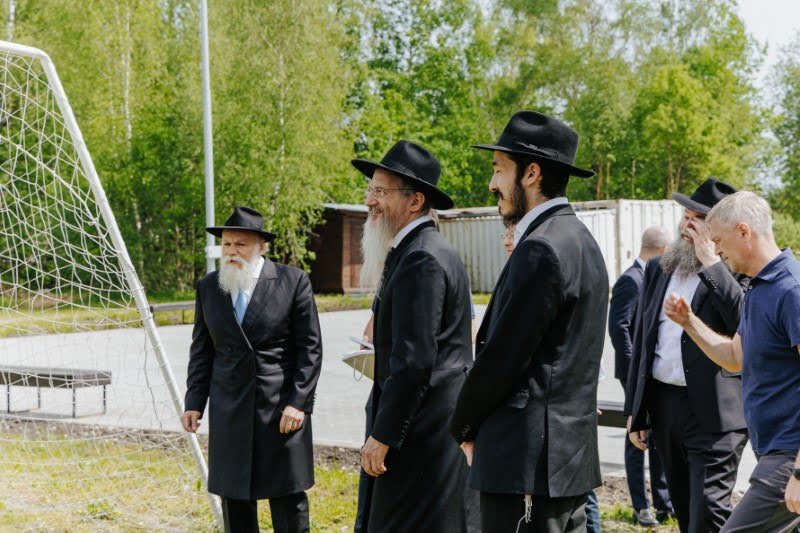 א. געניי