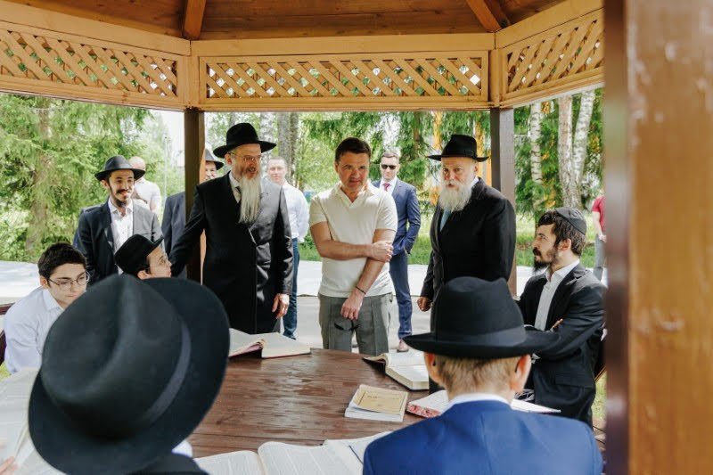 א. געניי