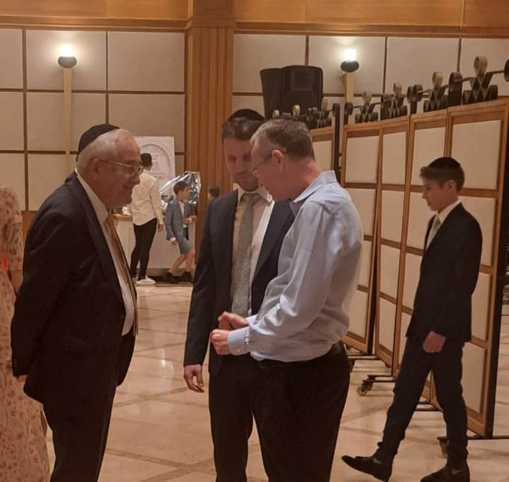 באדיבות המצלם