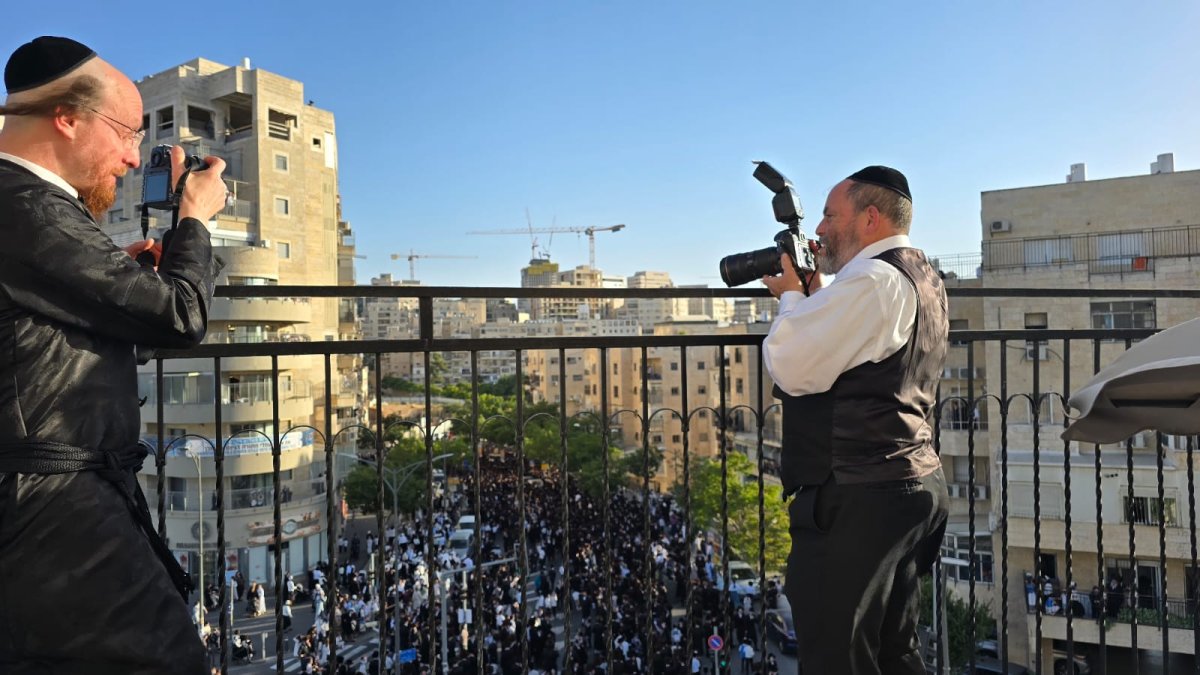 באדיבות המצלם