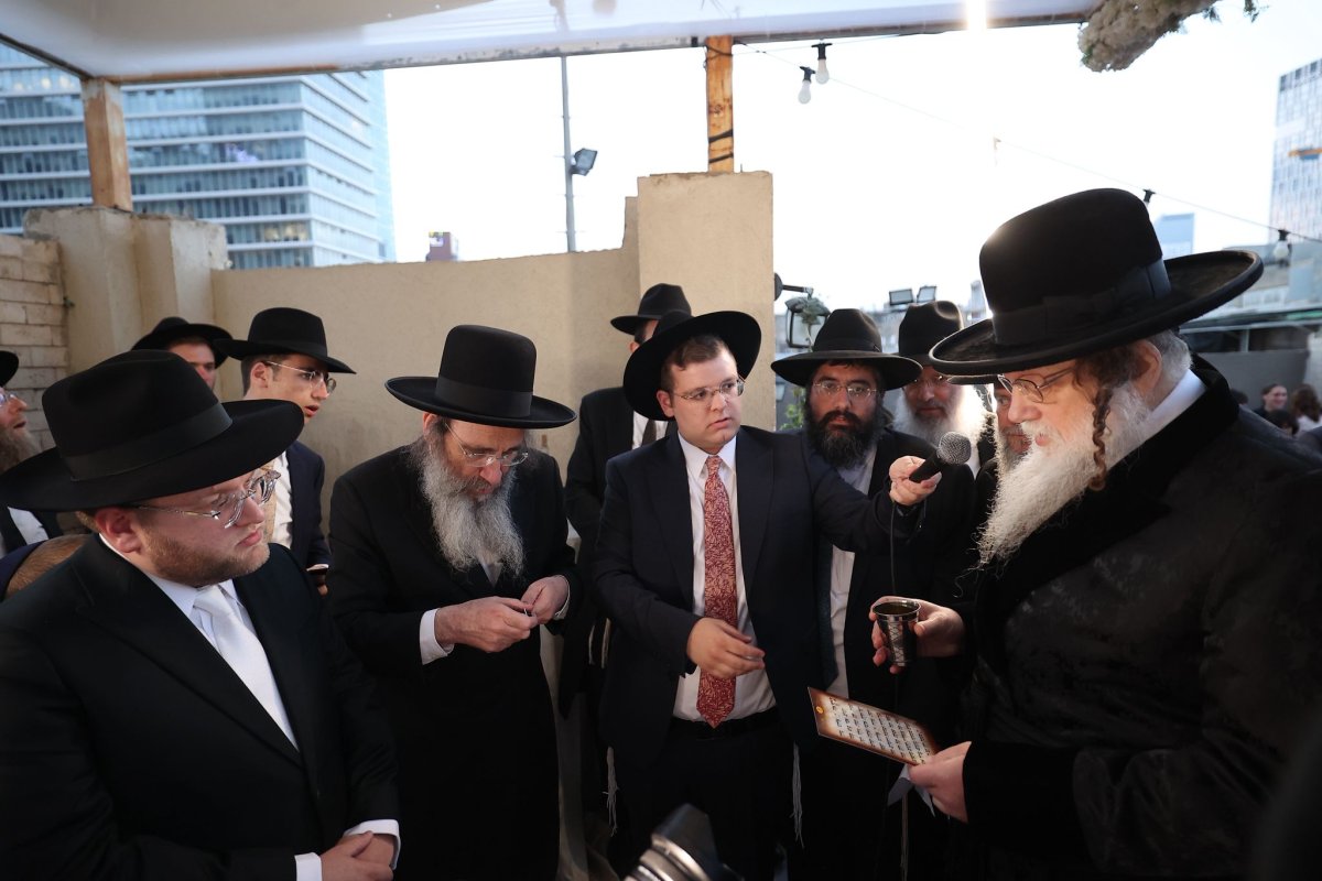 באדיבות המצלם