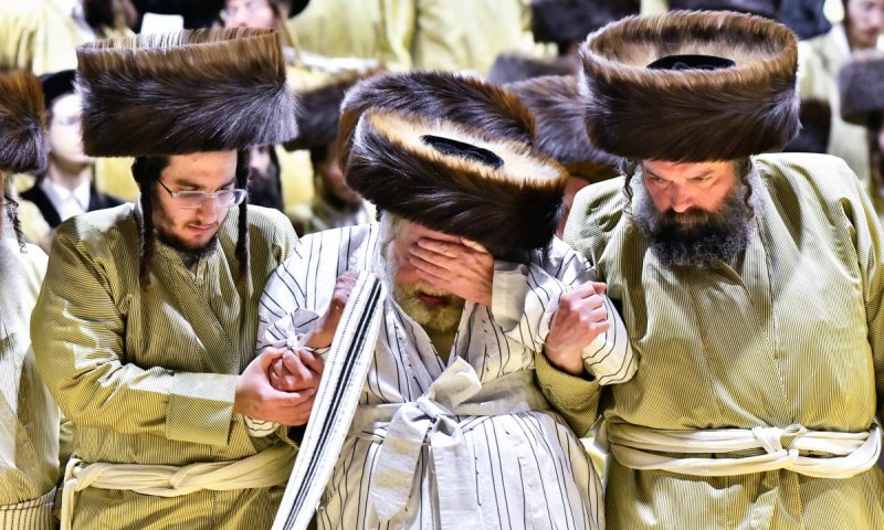 הרבי נשאר עד 3 בלילה: הבן הגדול של הרבי מתוא"י חיתן בן זקונים