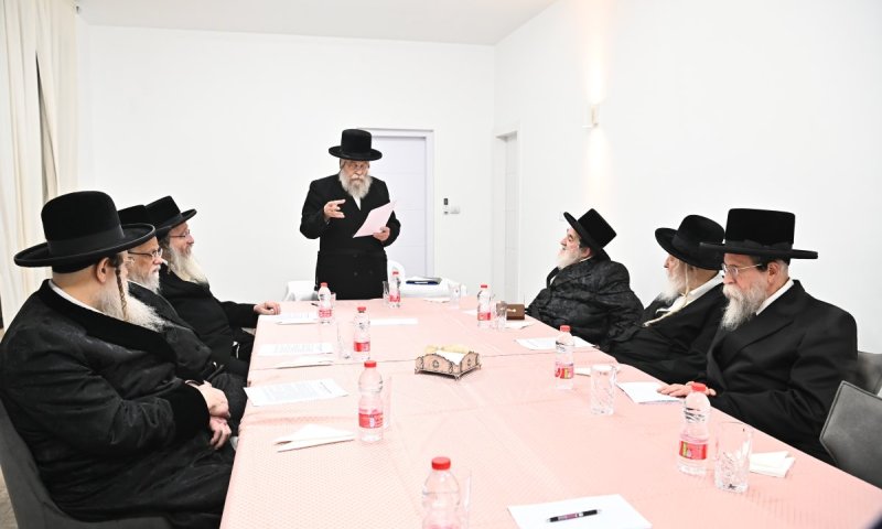 המועצת החסידית קבעה: "אסור לשבת בממשלה שרודפת את לומדי התורה"