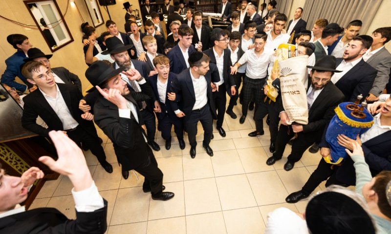 מעמד בישיבת אורייתא: ספר תורה לע"נ החייל אלירז גבאי הי"ד