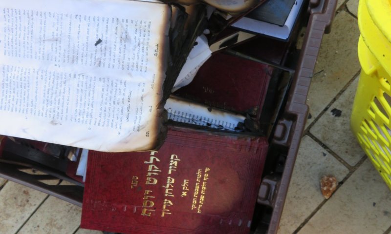 החשוד בהצתת בית הכנסת של הראש"ל - יהודי &nbsp;| פרטים חדשים&nbsp;