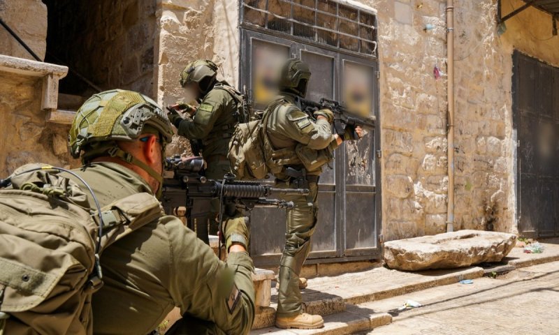 4 חיילים נפצעו מפליטות כדורים כשמחבלים ניסו לחטוף נשק מלוחם