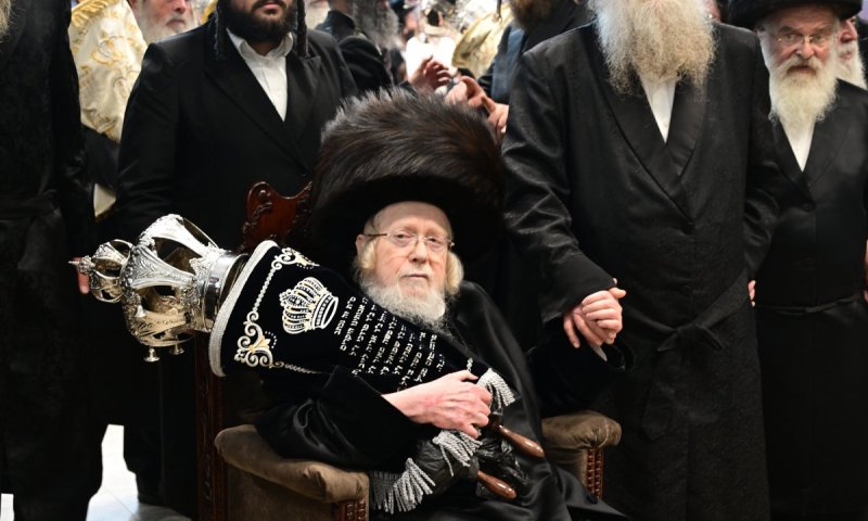החסיד שהכניס ספר תורה לביהמ"ד הגדול קרעטשניף 