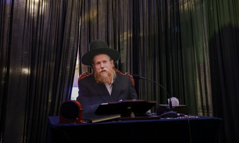 בוגרי 'עמלה' הגיעו לכינוס וחזו בדמותו של ראש הישיבה שנפטר